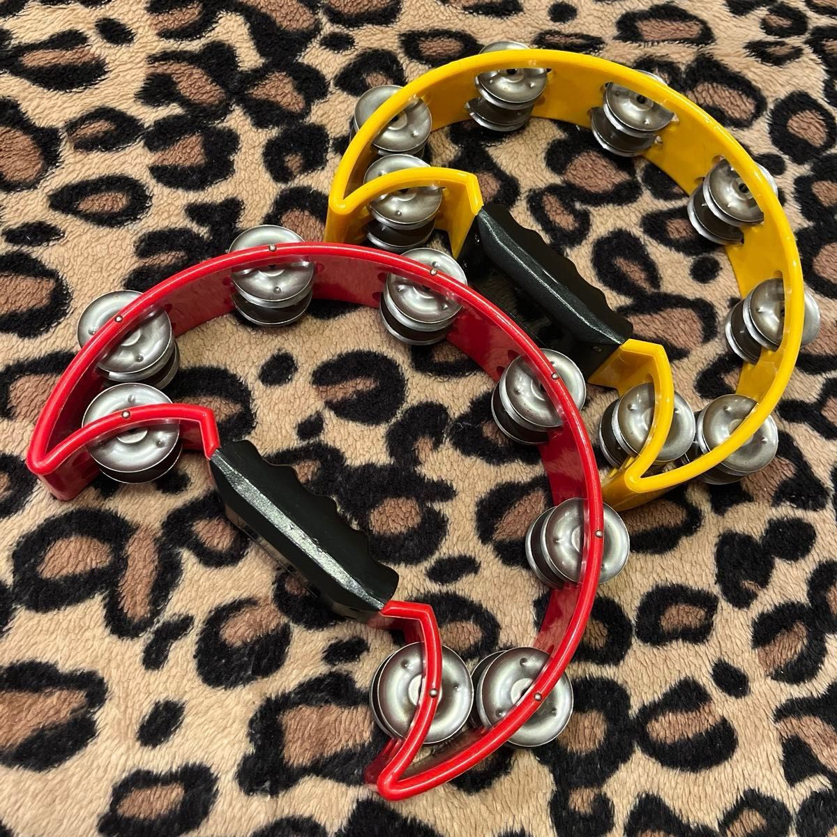 Tambourine, 2-piece set, red and yellow, musical instrument, rhythm play, half-circle tambourine, percussion instrument