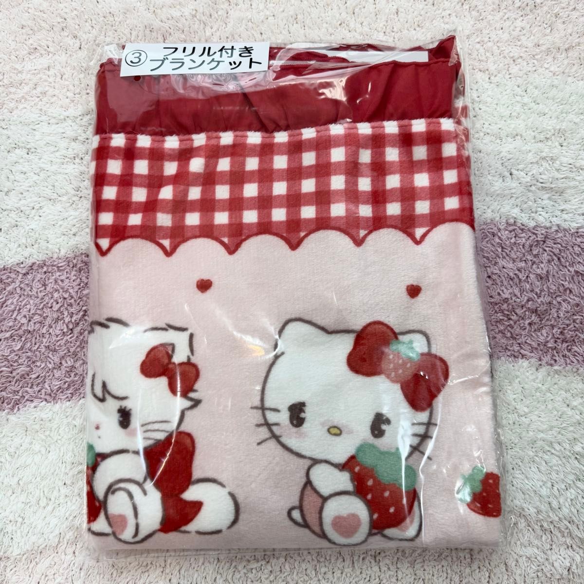 Sanrio Hello Kitty Frilled Blanket, Strawberry Pattern, Lil ala mode Atarikuji